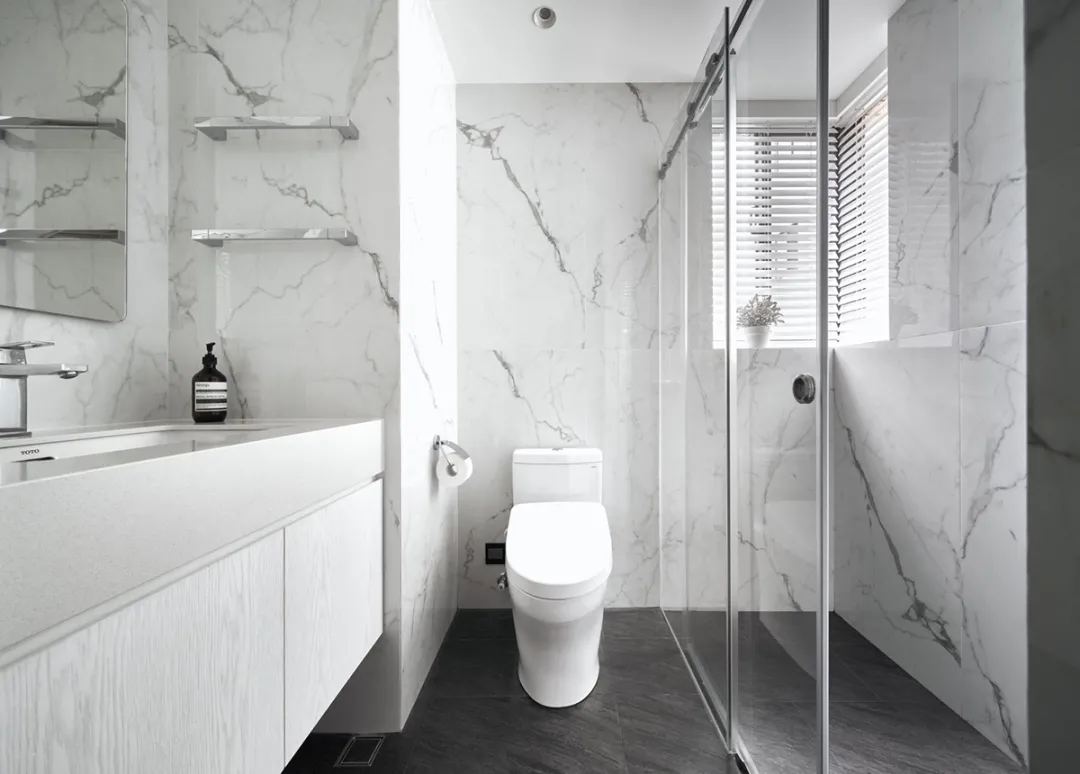 130 平高级灰原木三居-26