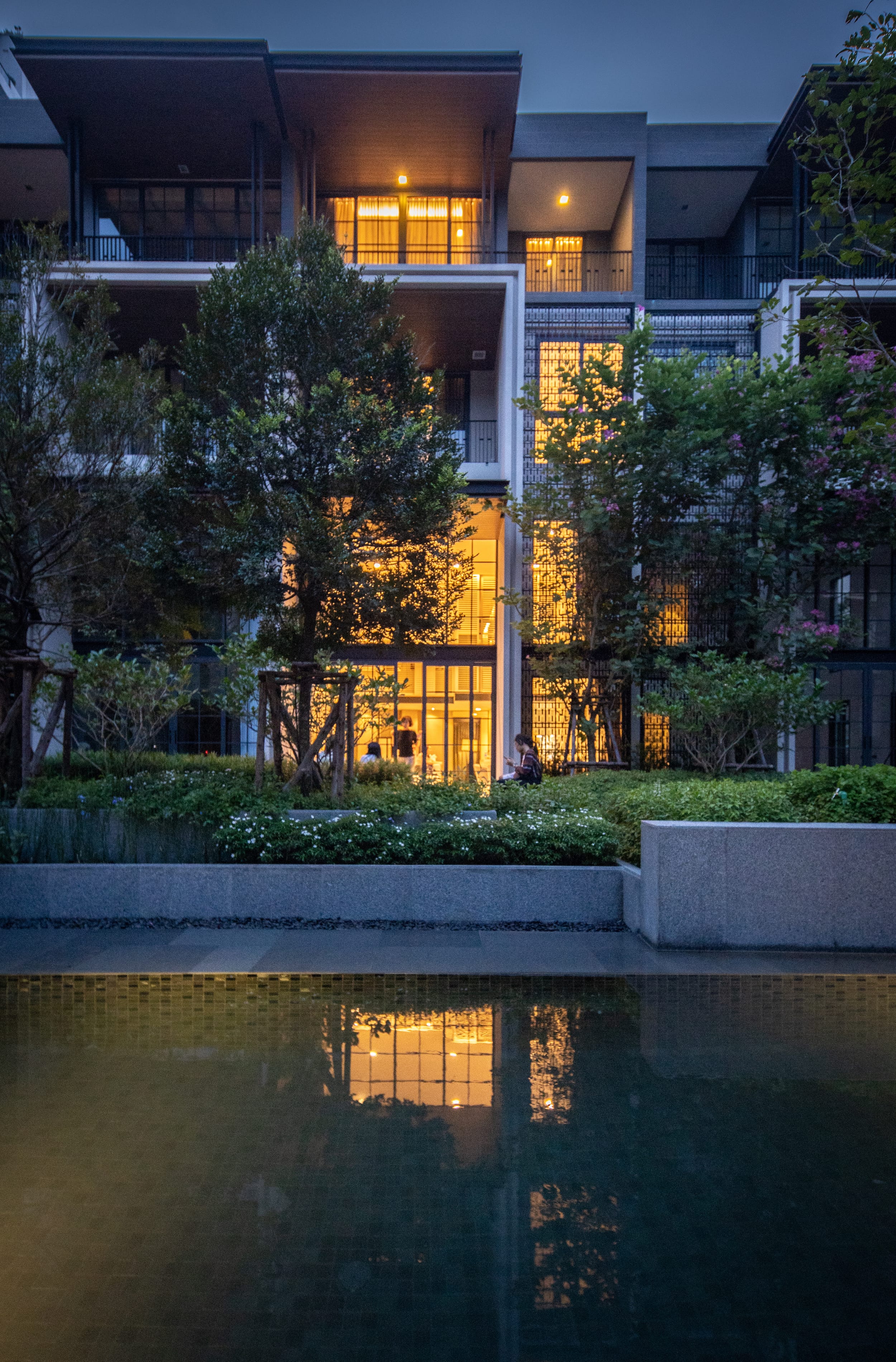 封闭式公寓住宅-11