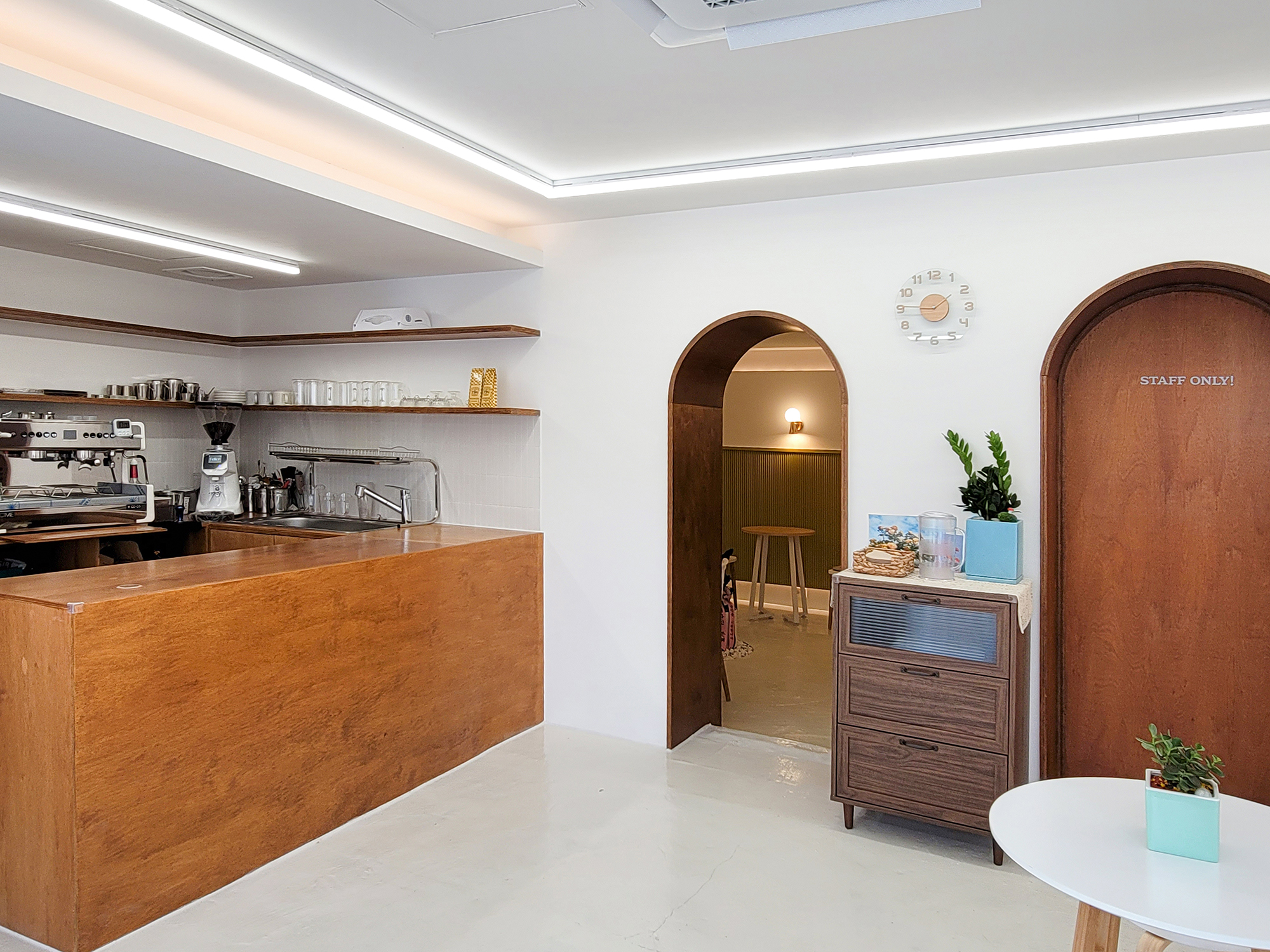 简约清新 20 平咖啡馆设计-6