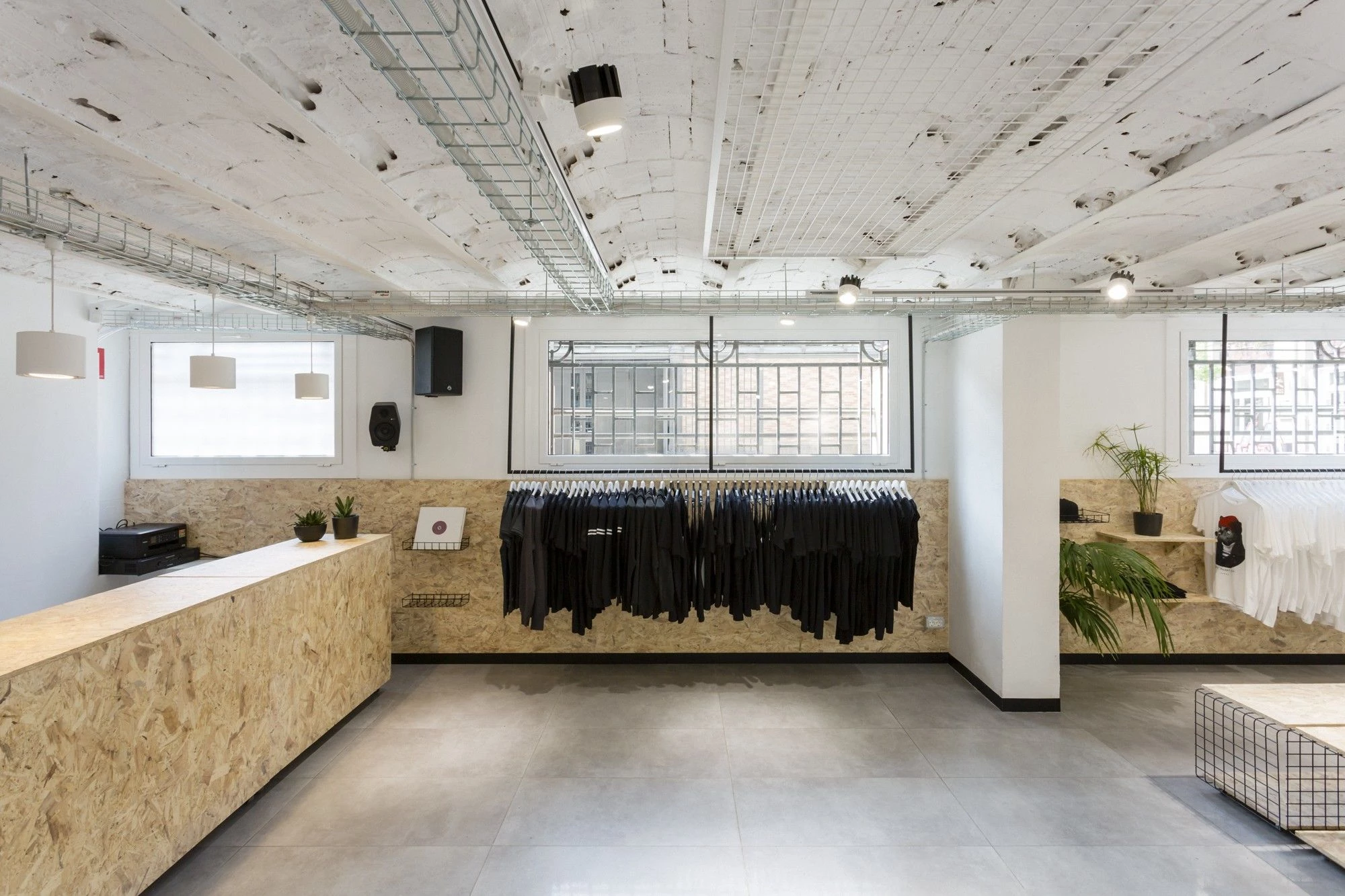 舞动 Suara | 世界知名舞曲品牌的时尚店铺设计-33