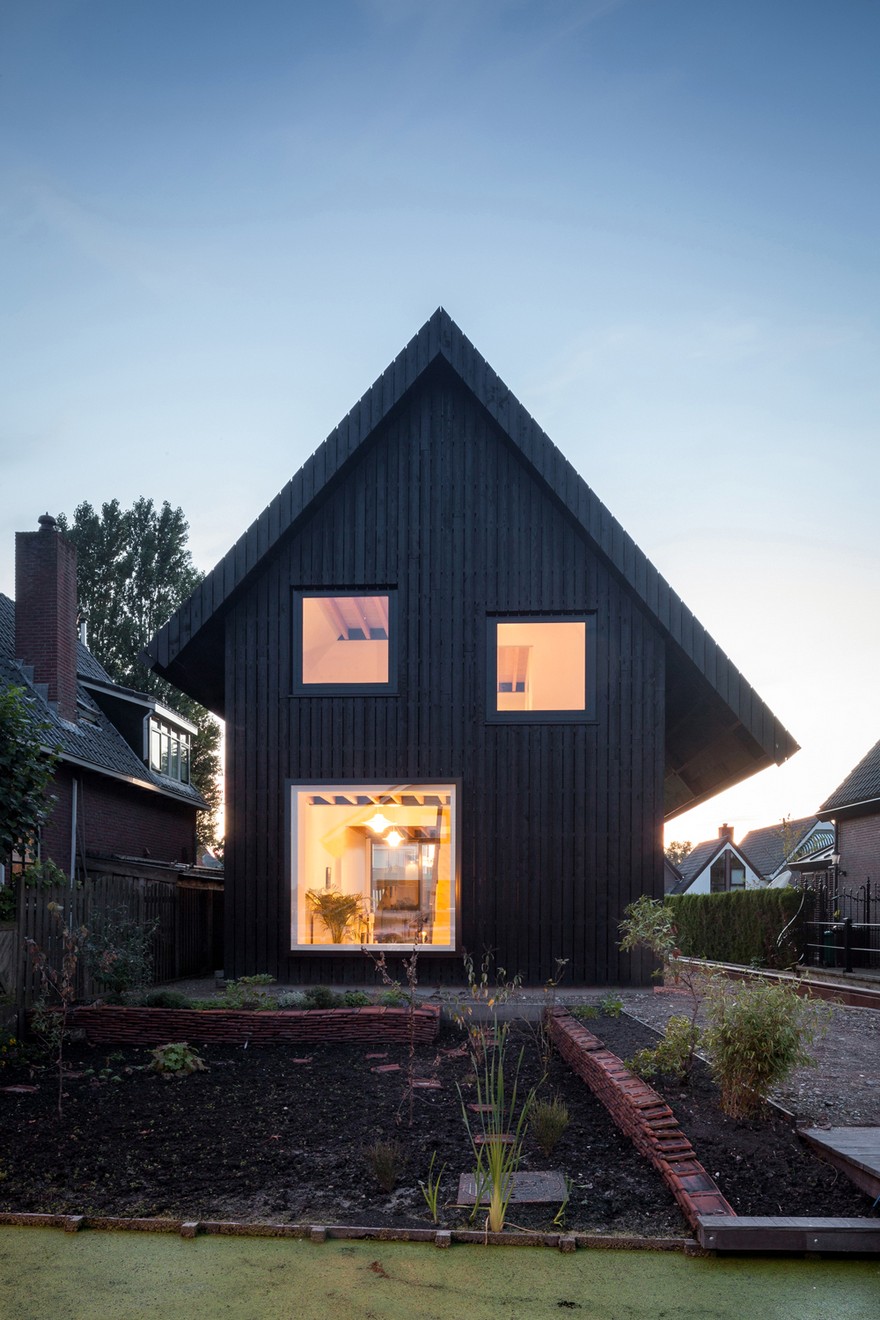 Old Brick House Replaced by a New Sustainable Timber House in Amsterdam-30
