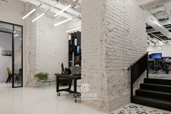 俄罗斯新闻网站Gazeta.ru办公室空间设计-2