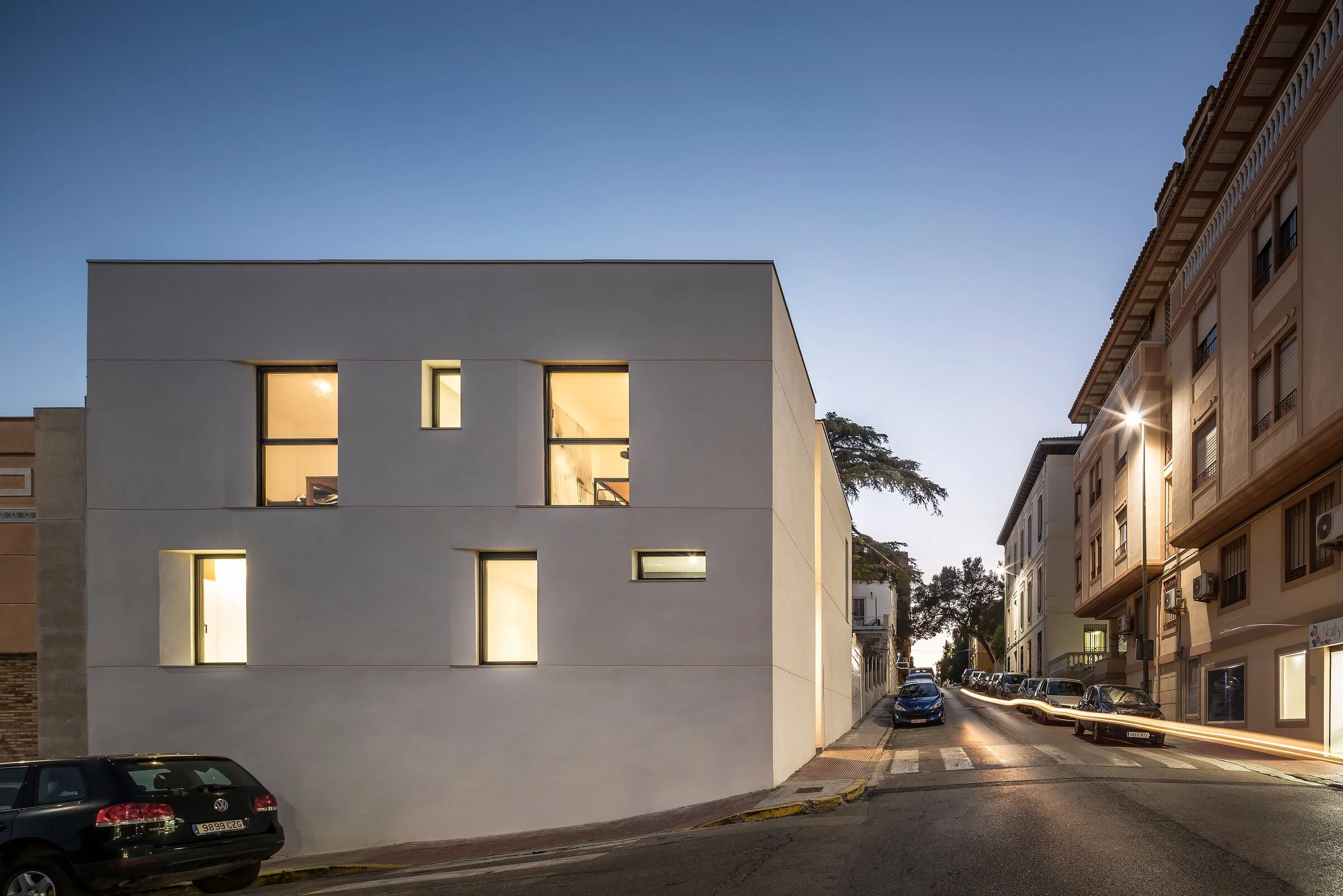 西班牙 Godella 简约现代别墅设计-21