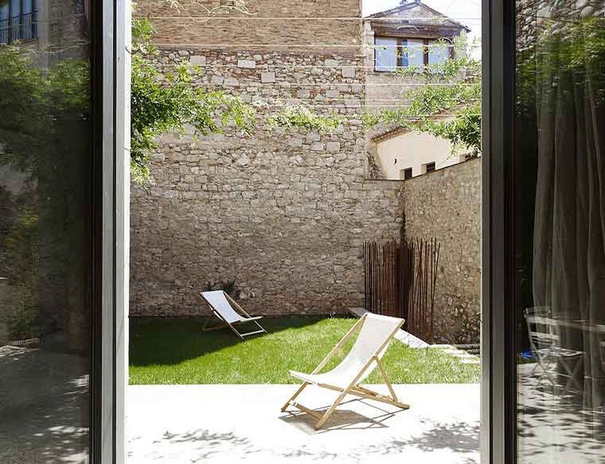 Medieval House Gets a Contemporary Renovation in Catalonia-23