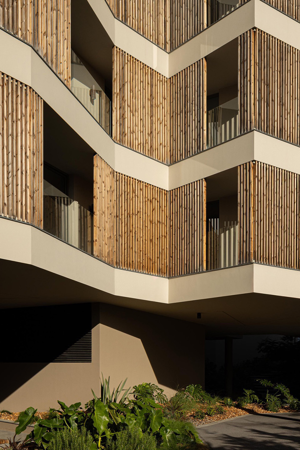 ERNESTO DO CANTO住宅区丨葡萄牙蓬塔德尔加达丨BOX arquitectos-158