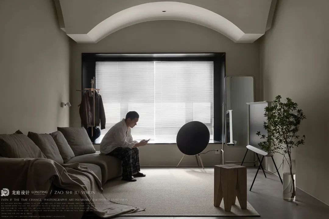 《玫瑰少年》· 暗调现代极简风的优雅质朴丨中国湖州丨湖州圣都装饰-18