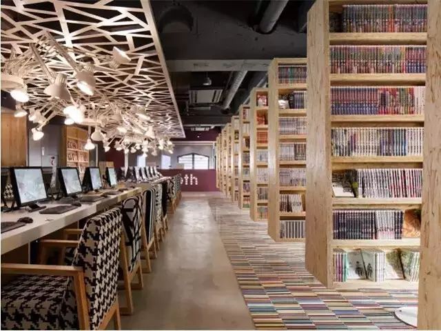 霓虹国的新三样:咖啡吧+漫画网吧+胶囊酒店吧设计-2