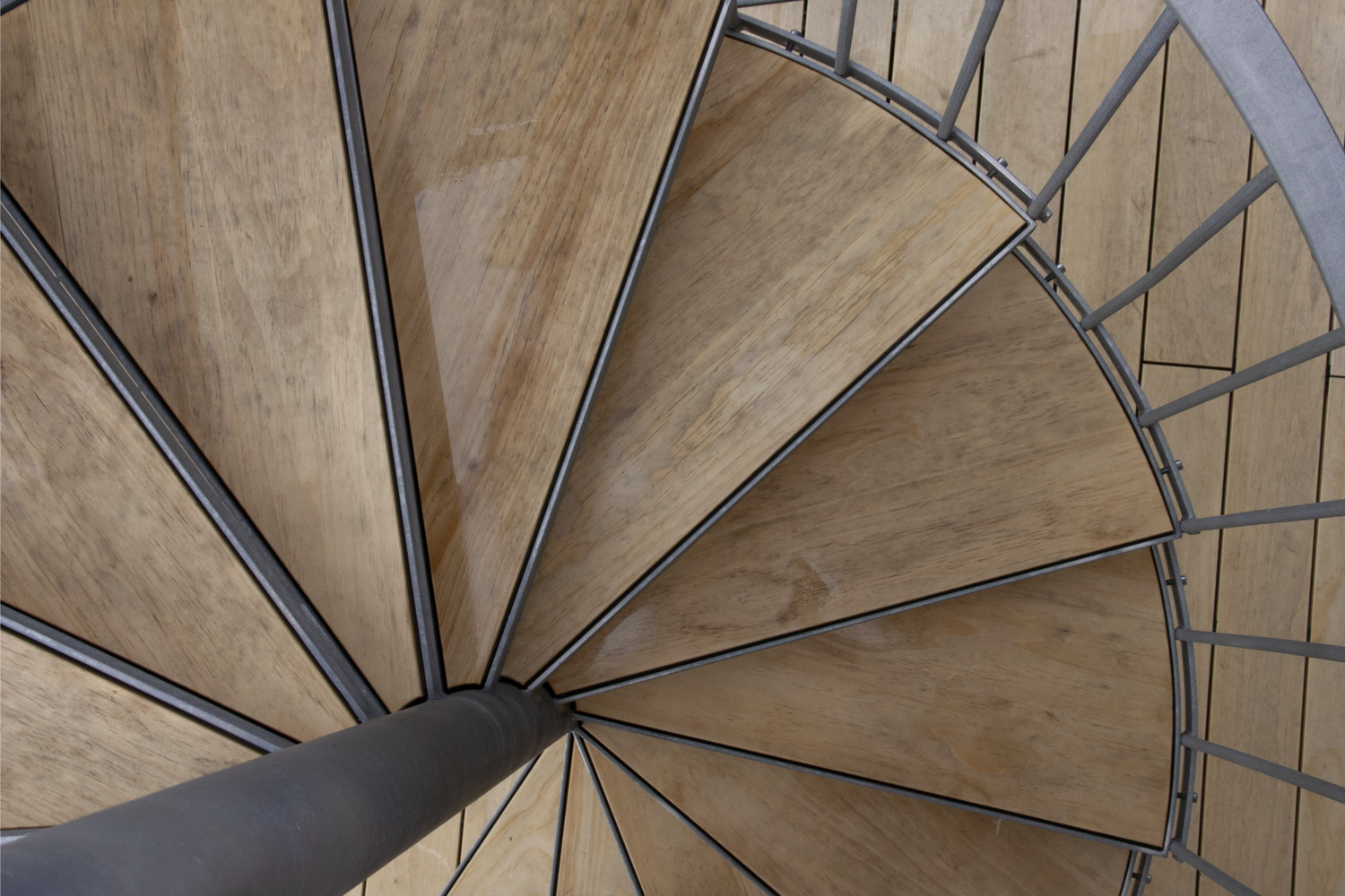 奥地利萨尔茨堡山上的现代木屋住宅设计丨lechner & lechner architects-31