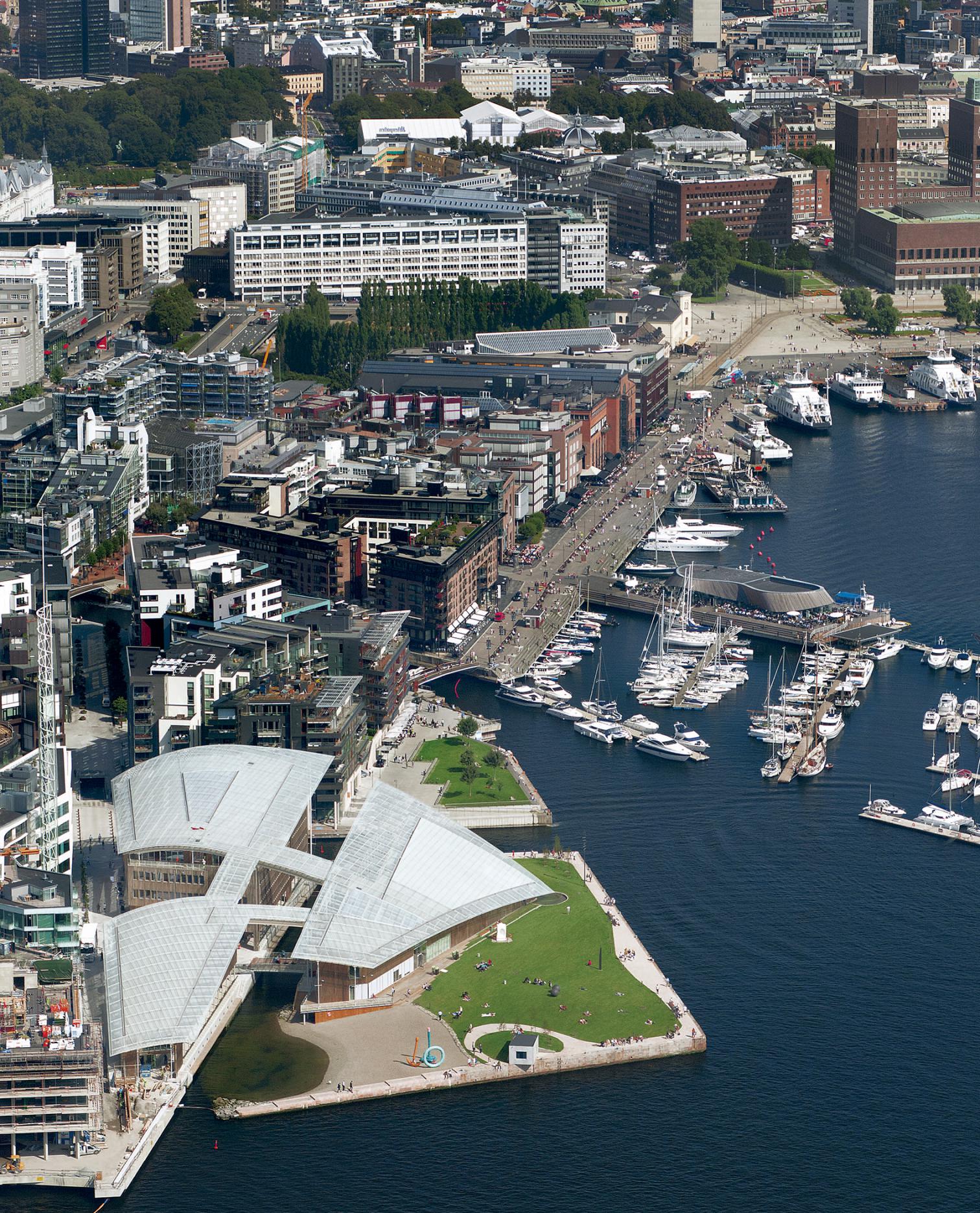 奥斯陆 Astrup Fearnley 现代艺术博物馆——木构玻璃建筑的公共空间创新-14