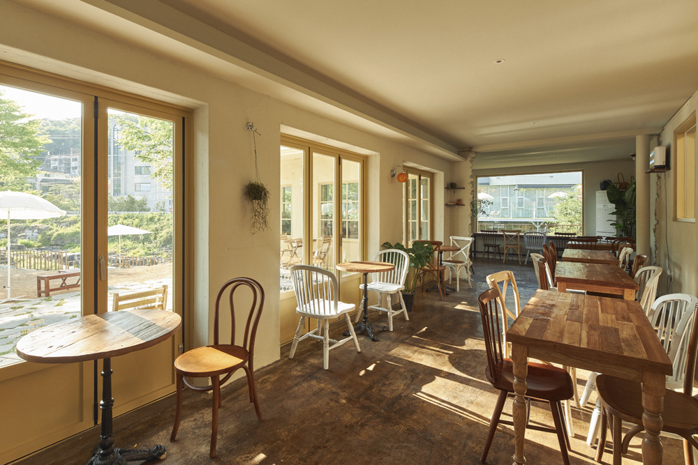 白色与木色，打造 30 平欧式田园居家空间-9