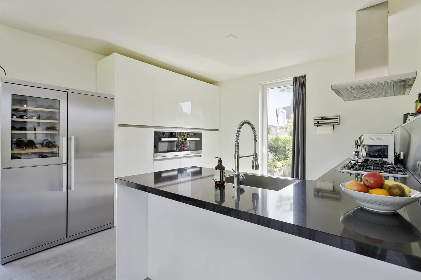 Amsterdam 水岸木屋 | 现代设计与自然美景的完美融合-10