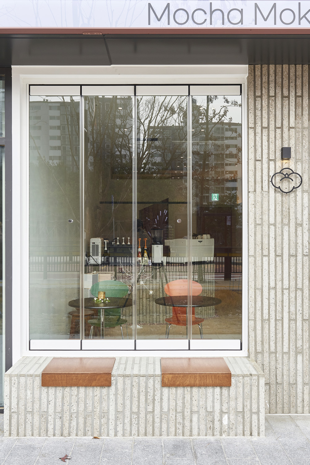 白色极简设计的 12 平小户型咖啡厅-15