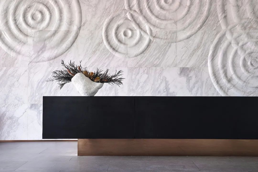 昆明天誉城售楼处与样板房 | 现代简约与爱马仕橙的碰撞-9