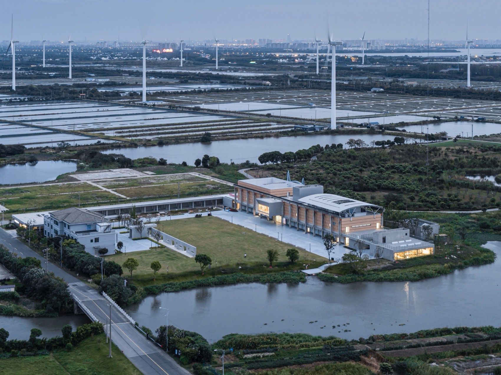 苏州相城区阳澄湖镇大闸蟹文化园 丨中国苏州丨九城都市建筑设计有限公司-4