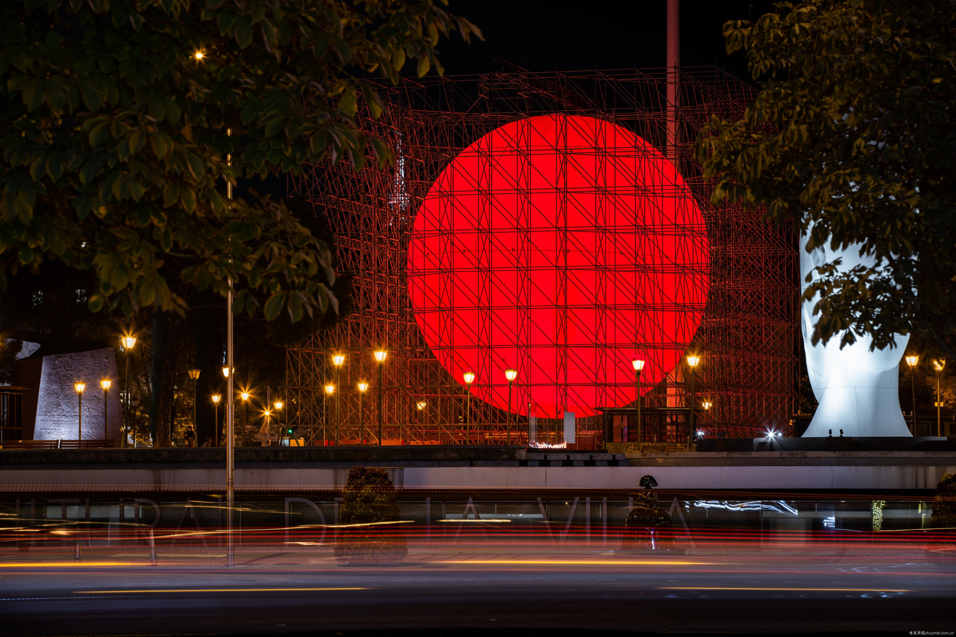 SpY 打造巨型红色球体装置"Tierra"，反思人类与地球的关系-12