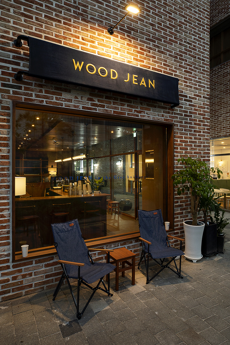 12 坪木质咖啡厅，演绎温馨高雅空间-4