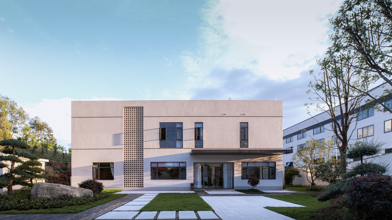 云南红河哈尼族彝族自治州弥勒市方院丨中国红河丨素造建筑-12