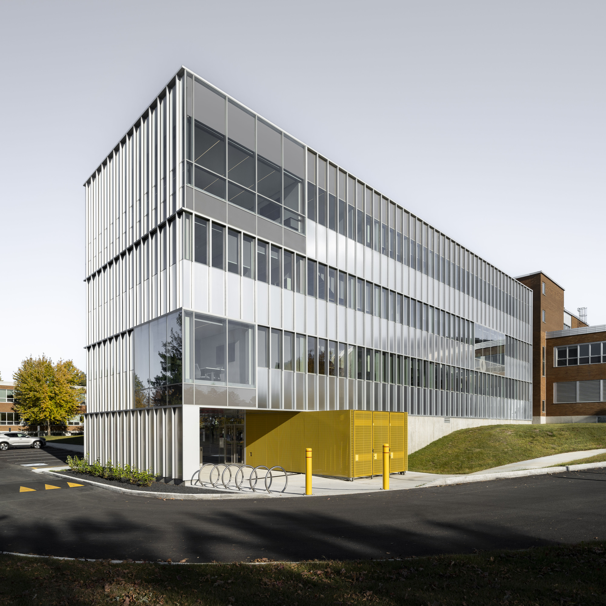 Pavillon A5 Faculty of Arts and Humanities / Saucier + Perrotte architectes-12