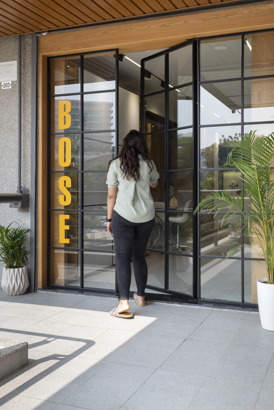 BOSE&OLIVE 硬件体验中心丨印度丨J Architects-29