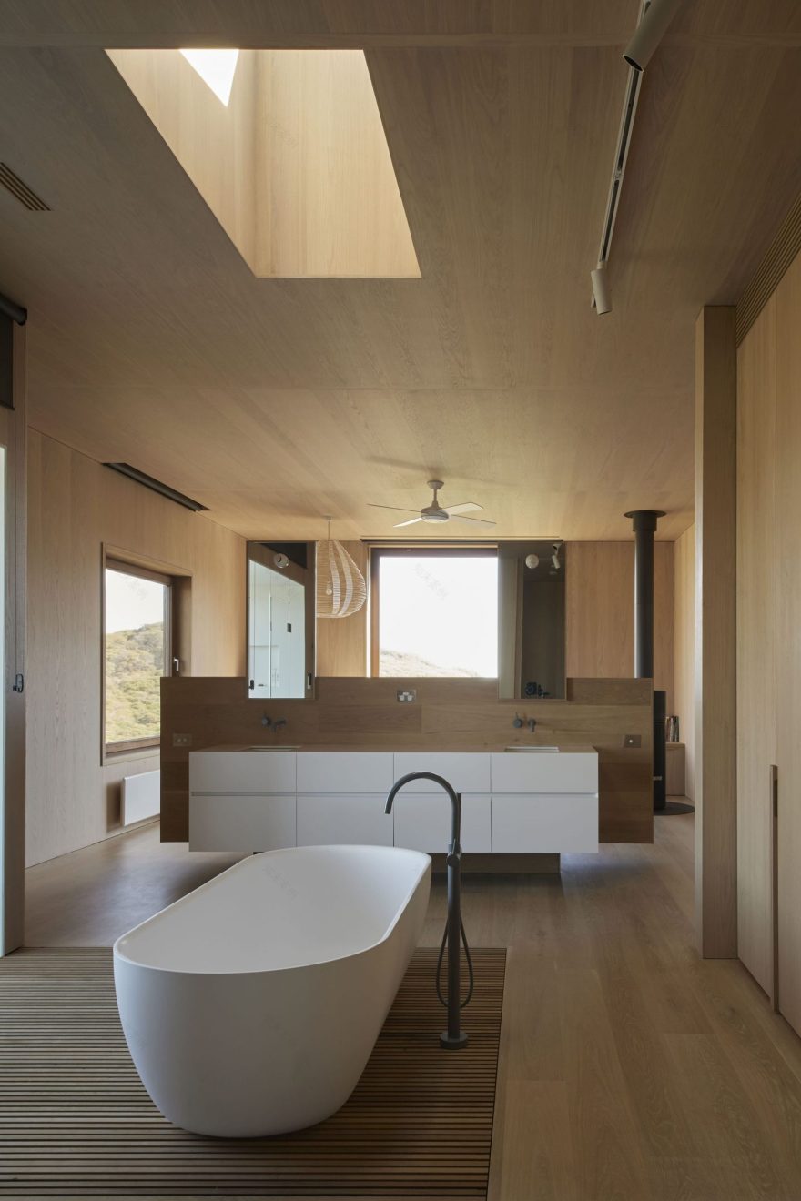 Contrasts And Duality Of Materiality Inform The Design Of House At Prickly Rocks - IGNANT-22