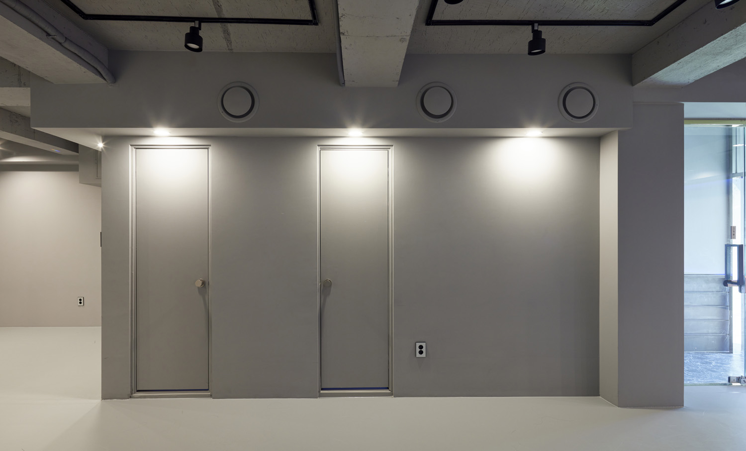 "韩国 Star 舞蹈学院 | 极简干净的 35 平米舞蹈教室设计"-11