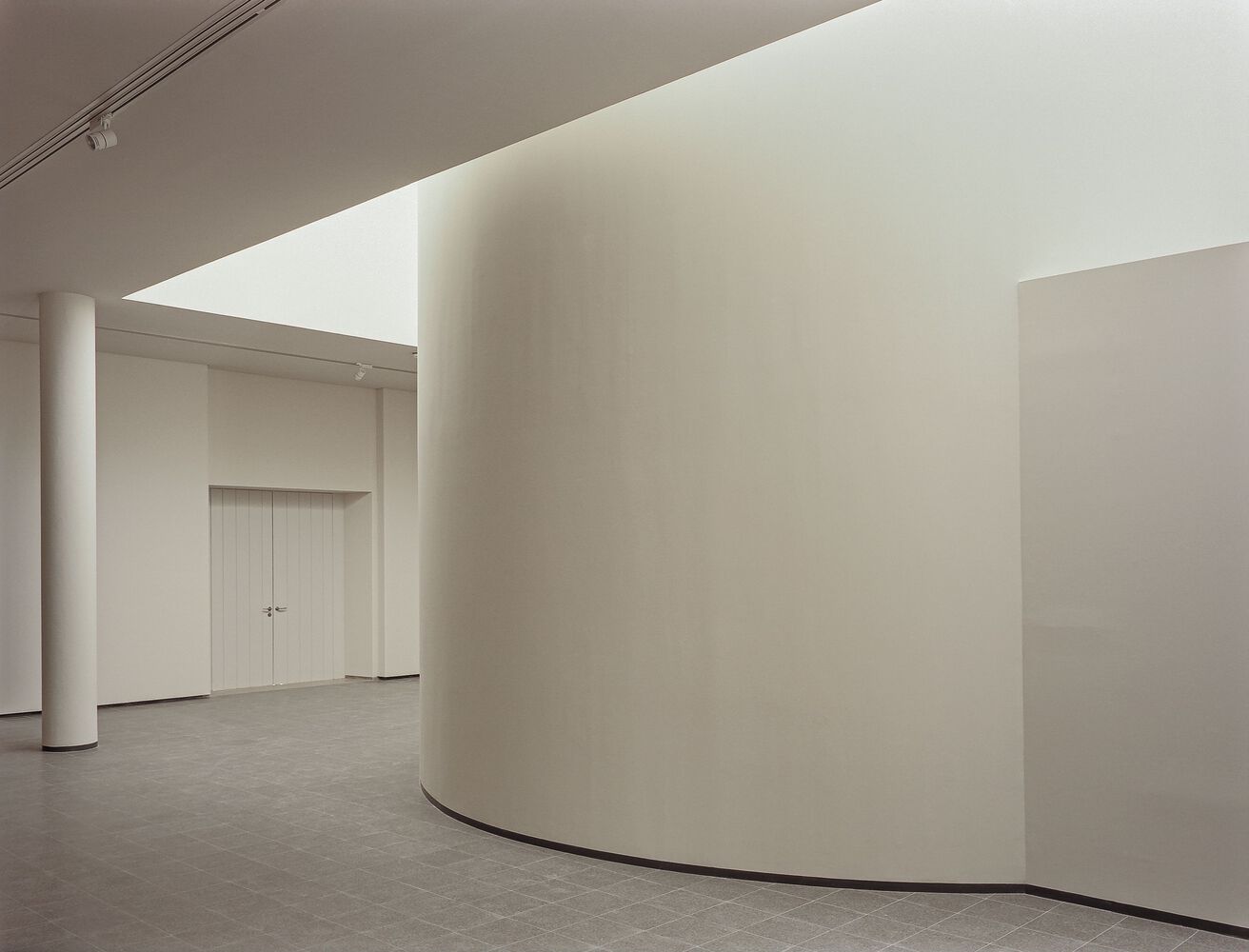 托雷斯韦德拉斯狂欢节艺术中心丨葡萄牙丨José Neves-28