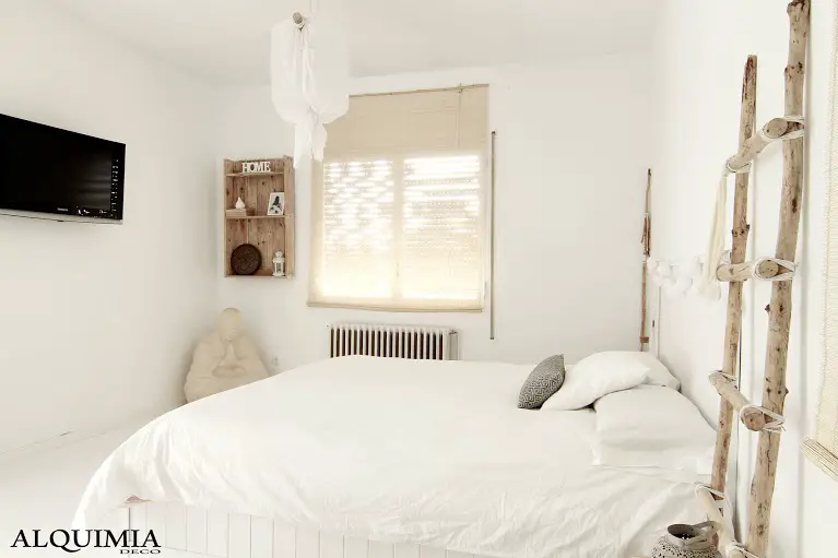 西班牙小镇的纯白北欧风住宅-19