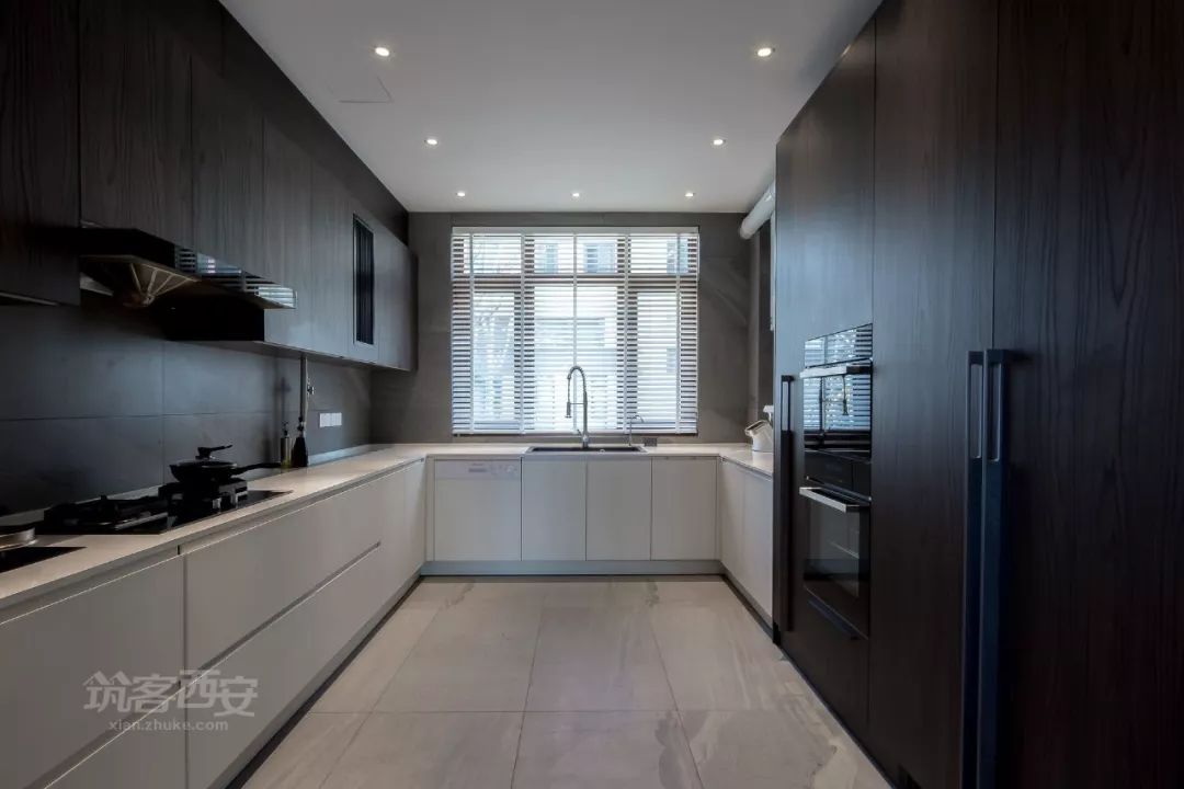 卧室变楼梯，颠覆性的复式空间设计-14