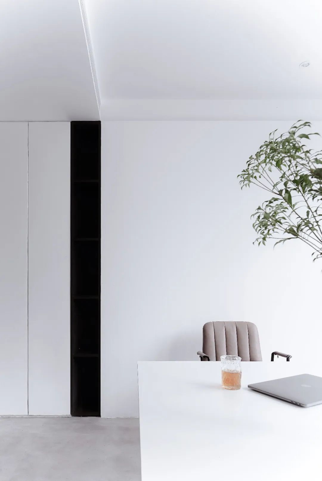 南京南站绿地之窗写字楼平衡黑白空间设计-38