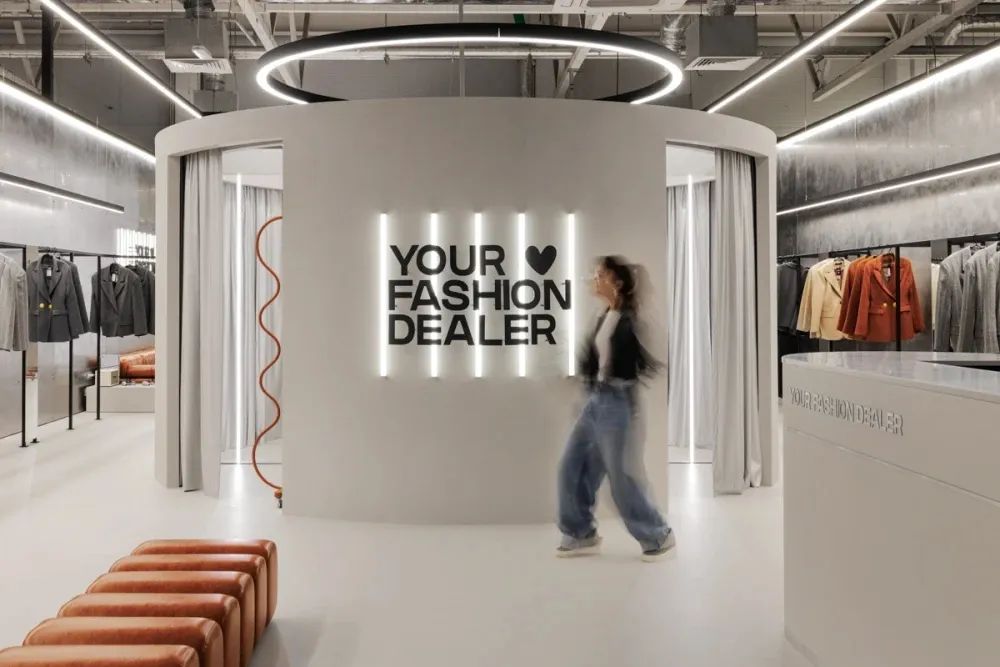 Zvonko 全新商店设计丨白俄罗斯明斯克丨Deconova 建筑设计工作室-0