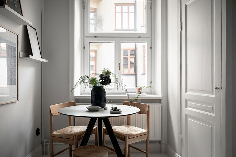 瑞典 44 平米独特小公寓 | 蓝墙与复古隔断的惊艳之作-24