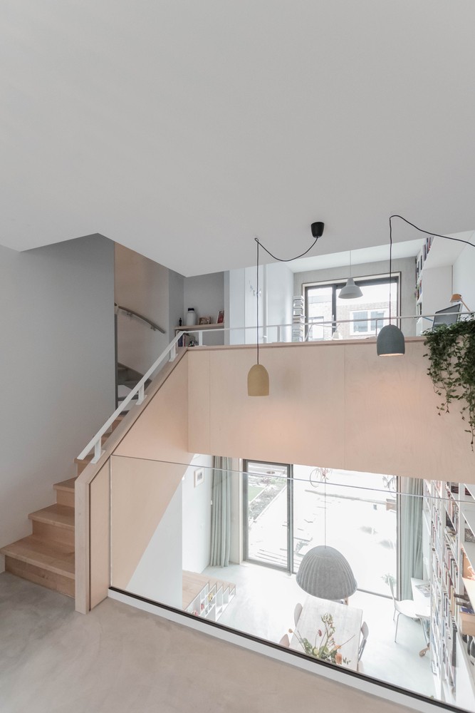 荷兰错层街景排屋，凸窗打造独特空间-8