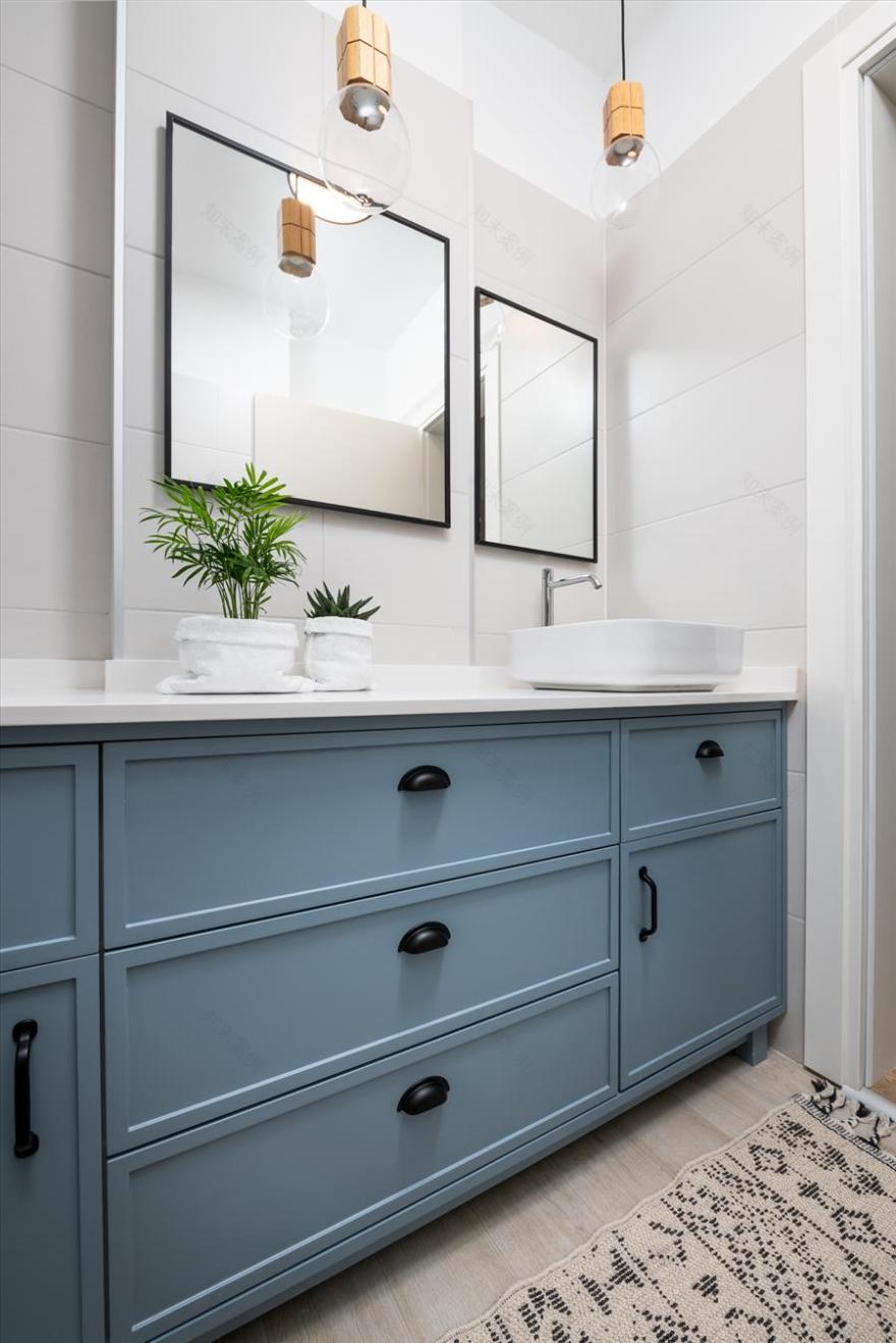 狭长的拉脱维亚式公寓精致设计丨室内设计师塔利·科恩·利德-66