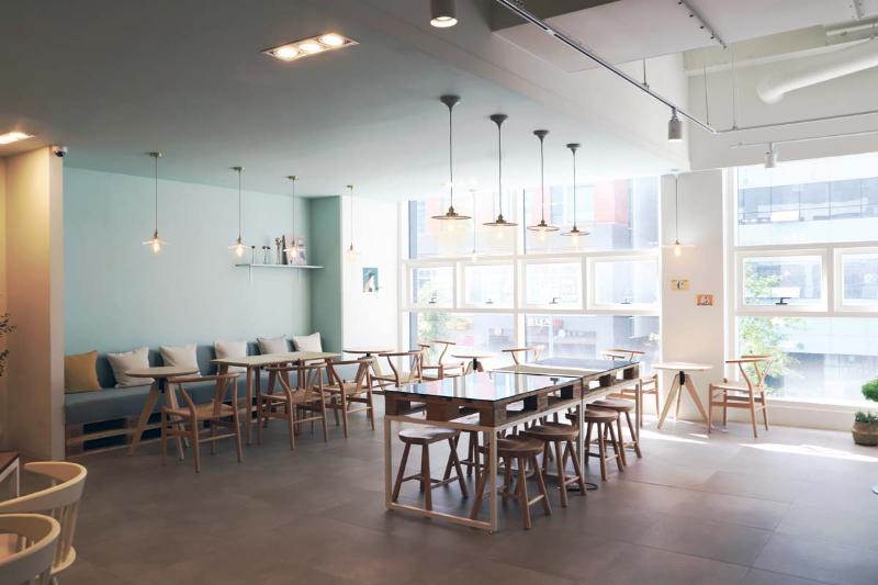 30 坪舒适氛围的咖啡馆设计-2