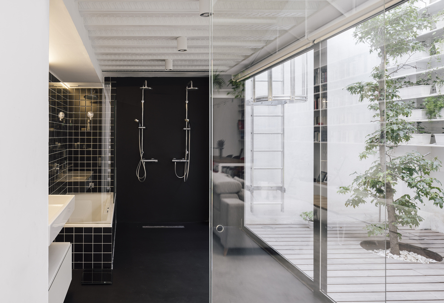 西班牙废弃仓库变身创意办公区丨RuizEsquíroz-31