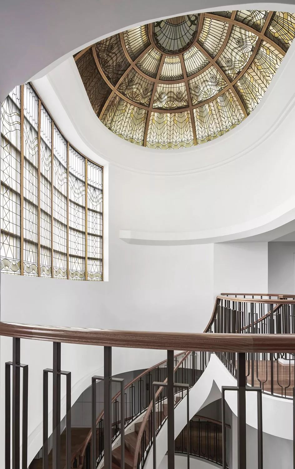 陆家嘴顶层私宅，舞者般的旋转楼梯-32