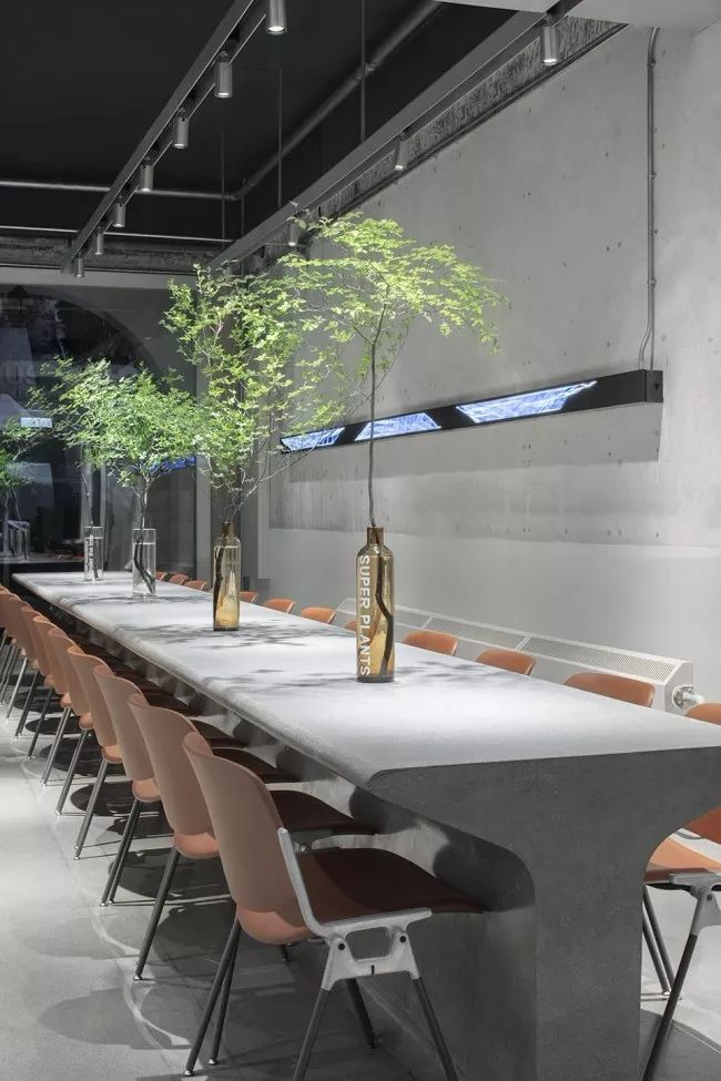 北京隐蔽网红拉面店,清水泥风诠释兰州文化-35