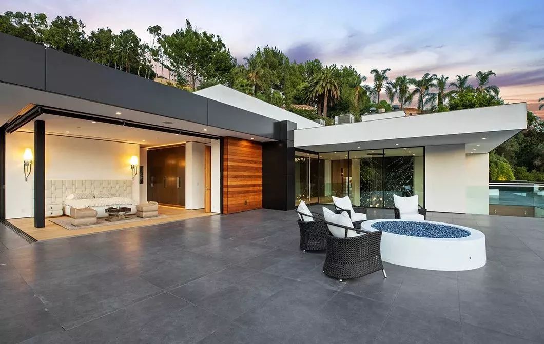 比佛利山庄奢华别墅，现代设计融入自然景观-54