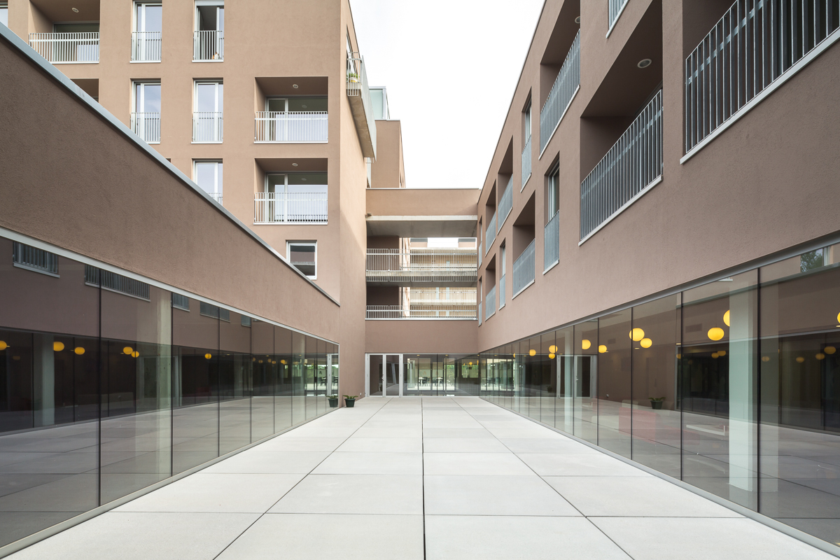 希罗纳老人住房丨Arcadi Pla Arquitectes-27