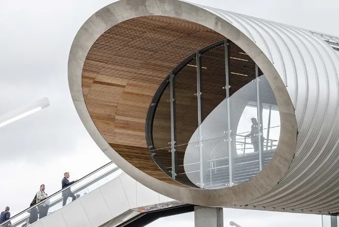 伦敦蛇形展馆"解构"之墙-58