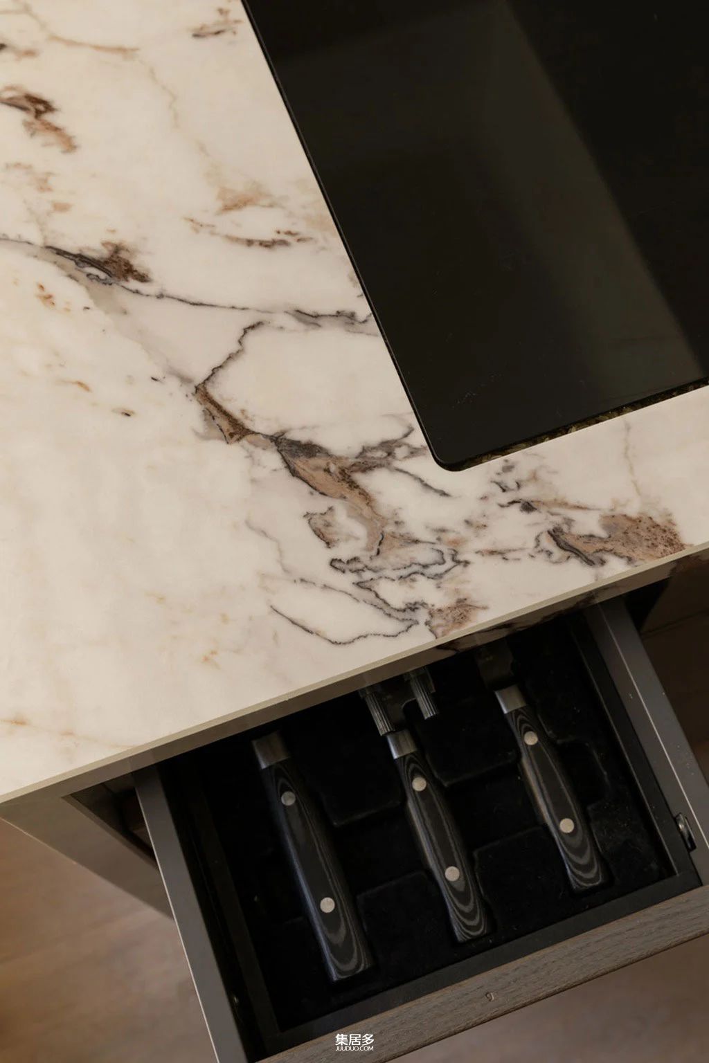 斯德哥尔摩百年公寓现代设计丨瑞典斯德哥尔摩丨瑞典设计师-18