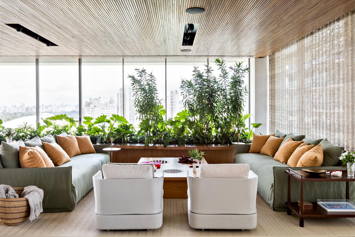 巴西 SP 住宅 · 融入自然的豪华公寓设计-4