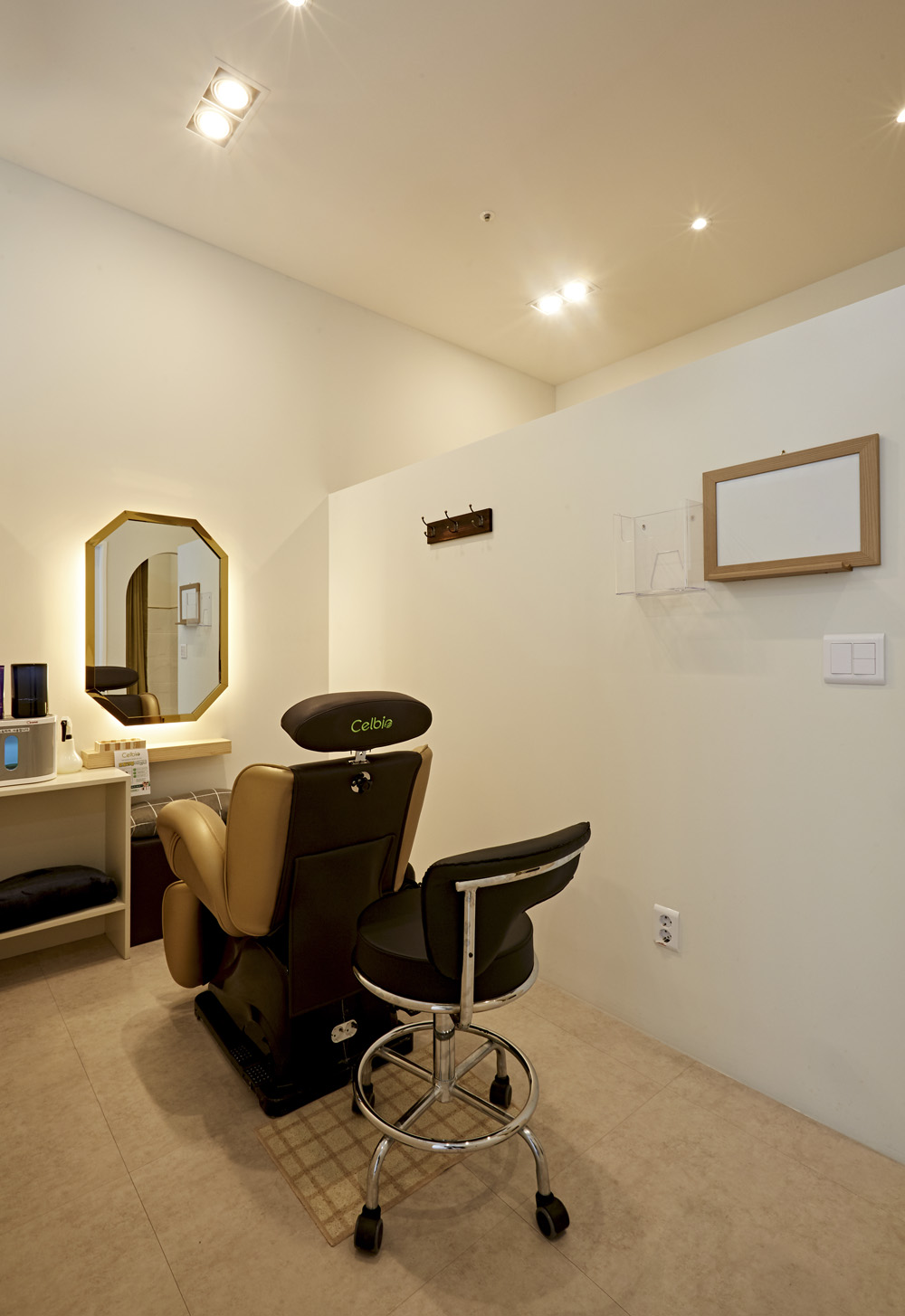 现代简约 15 坪双皮塔中心商空设计-11