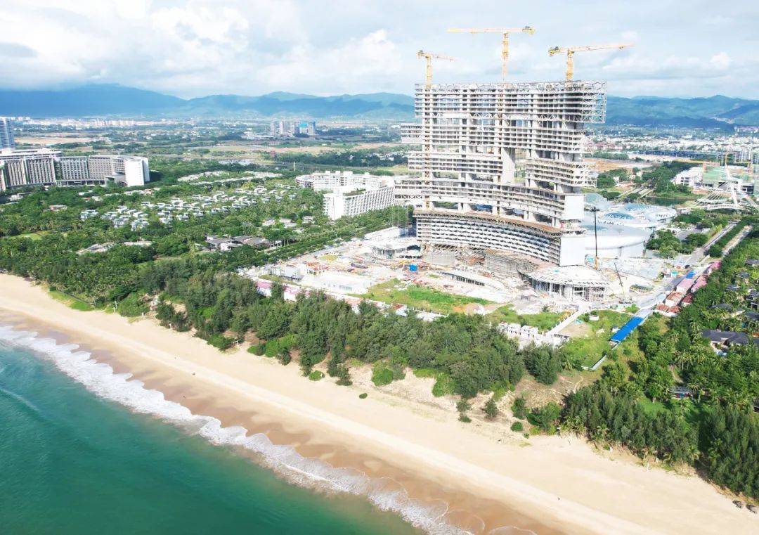 三亚国际免税城酒店项目全面结构封顶，海南再添一座新地标-1