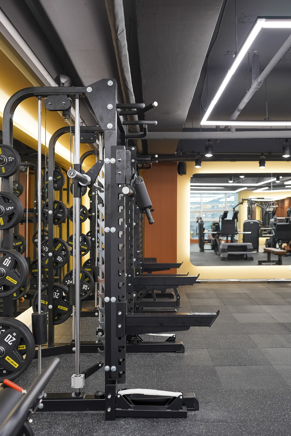 黑色与橙色的碰撞 | 49 平米迷你公寓的惊艳设计-16