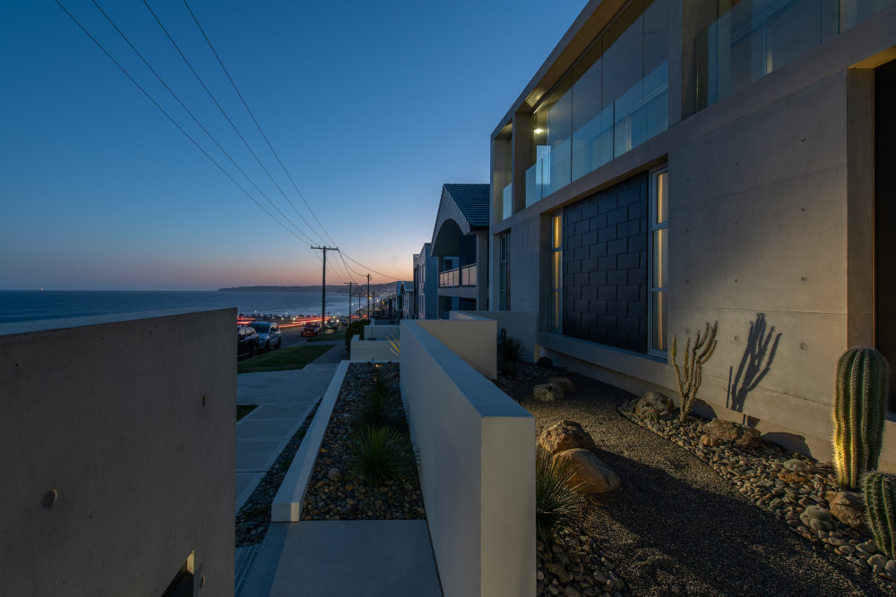 澳大利亚伯恩海滩混凝土住宅-23