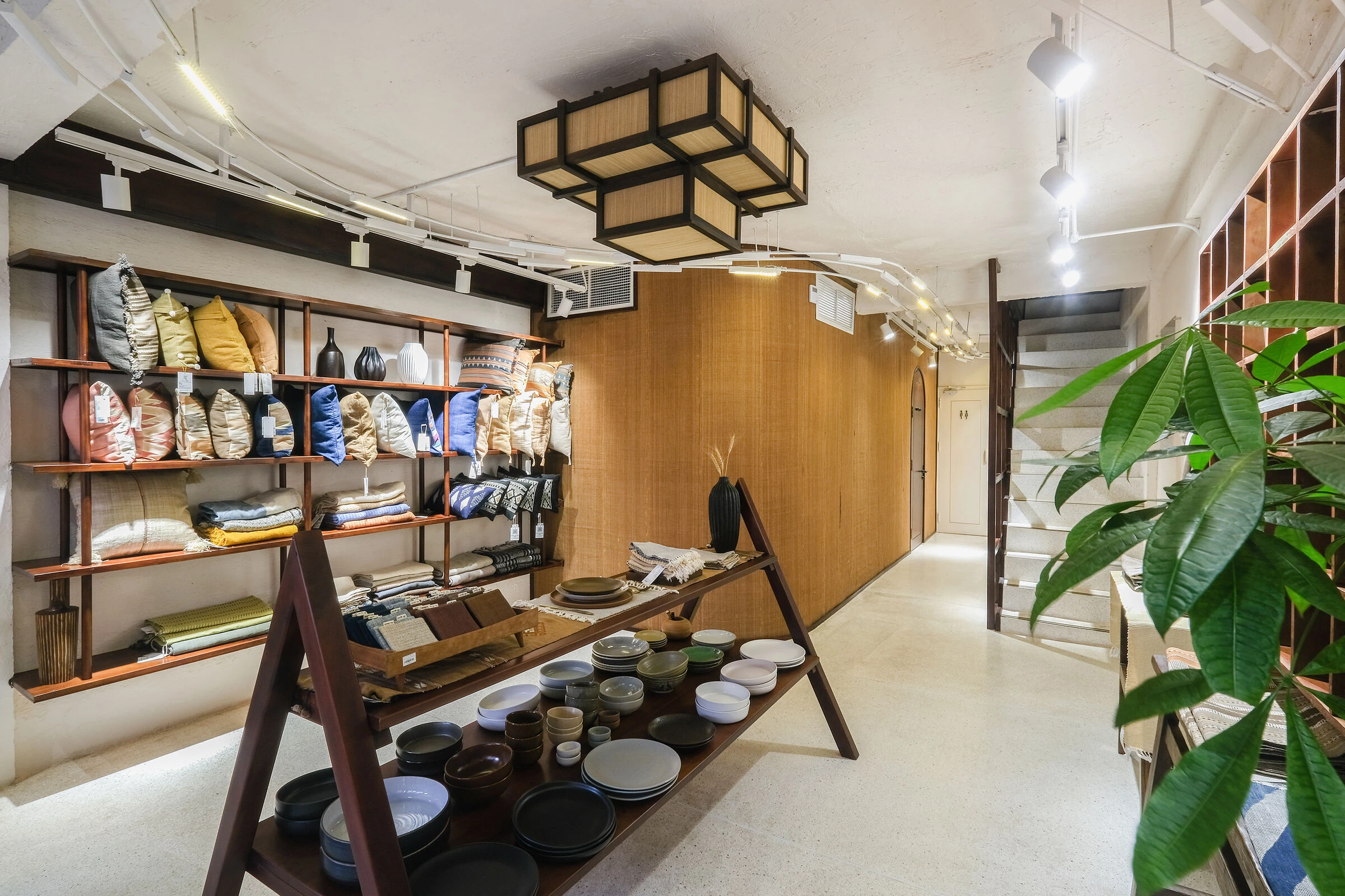 HER WORKS 品牌店丨老挝丨Tomi atelier architect-26