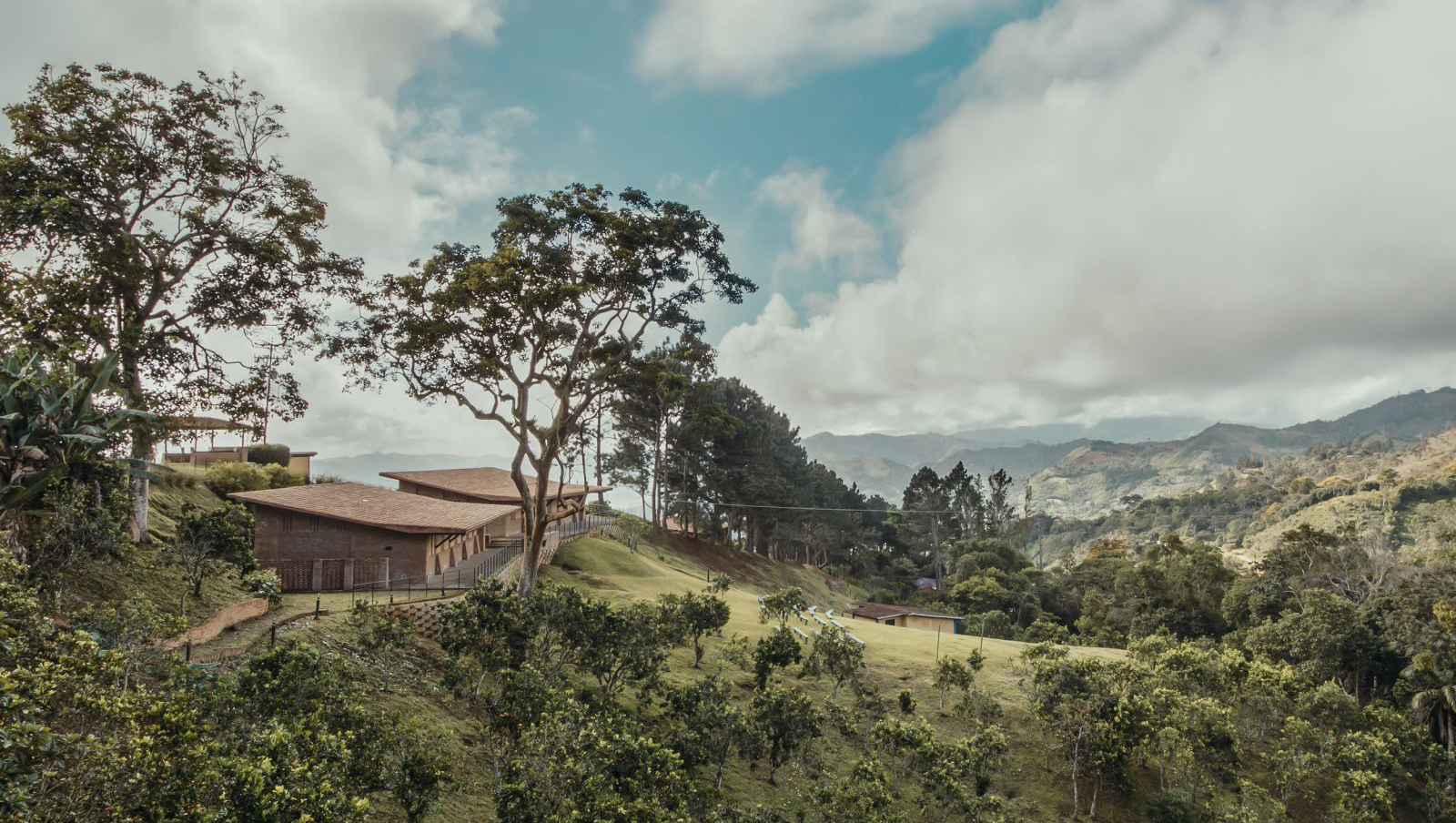 Venezuelan 农庄中的儿童活动营地-0