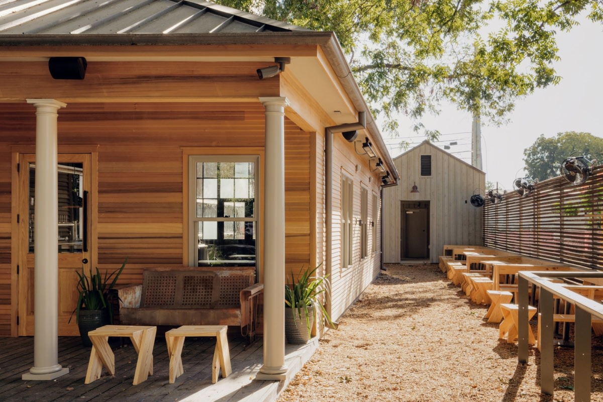 奥斯汀历史民居变身 Stay Put Brewery丨美国奥斯汀丨MAGIC architecture-12