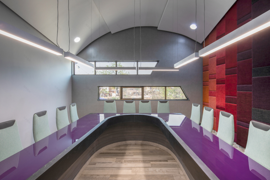 波浪形屋顶的纺织印刷机械制造商总部-17